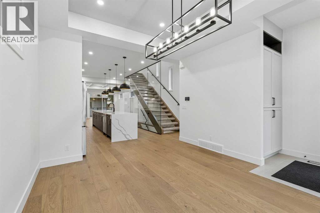 1810 19 Avenue NW photo 6