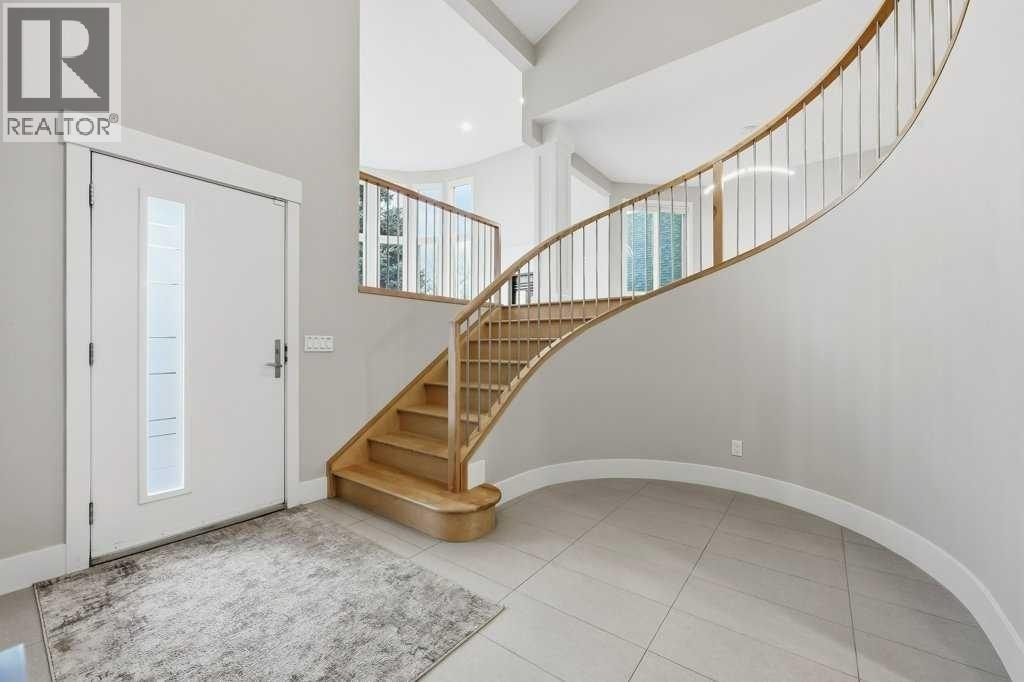 1216 Varsity Estates Drive NW photo 4