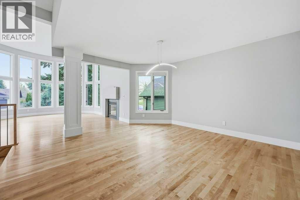 1216 Varsity Estates Drive NW photo 8